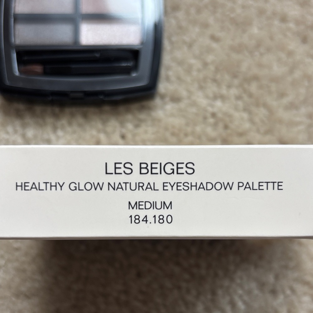 CHANEL Les Beiges Natural Glow Palette - Picture 4 of 4